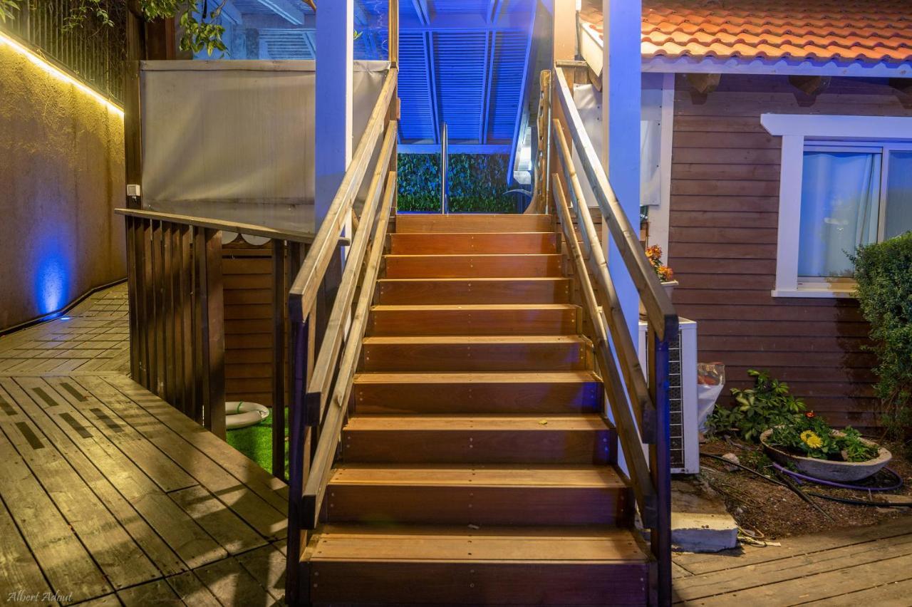Vila Ahavtia - לזוגות ומשפחות CChad Nes Exteriér fotografie
