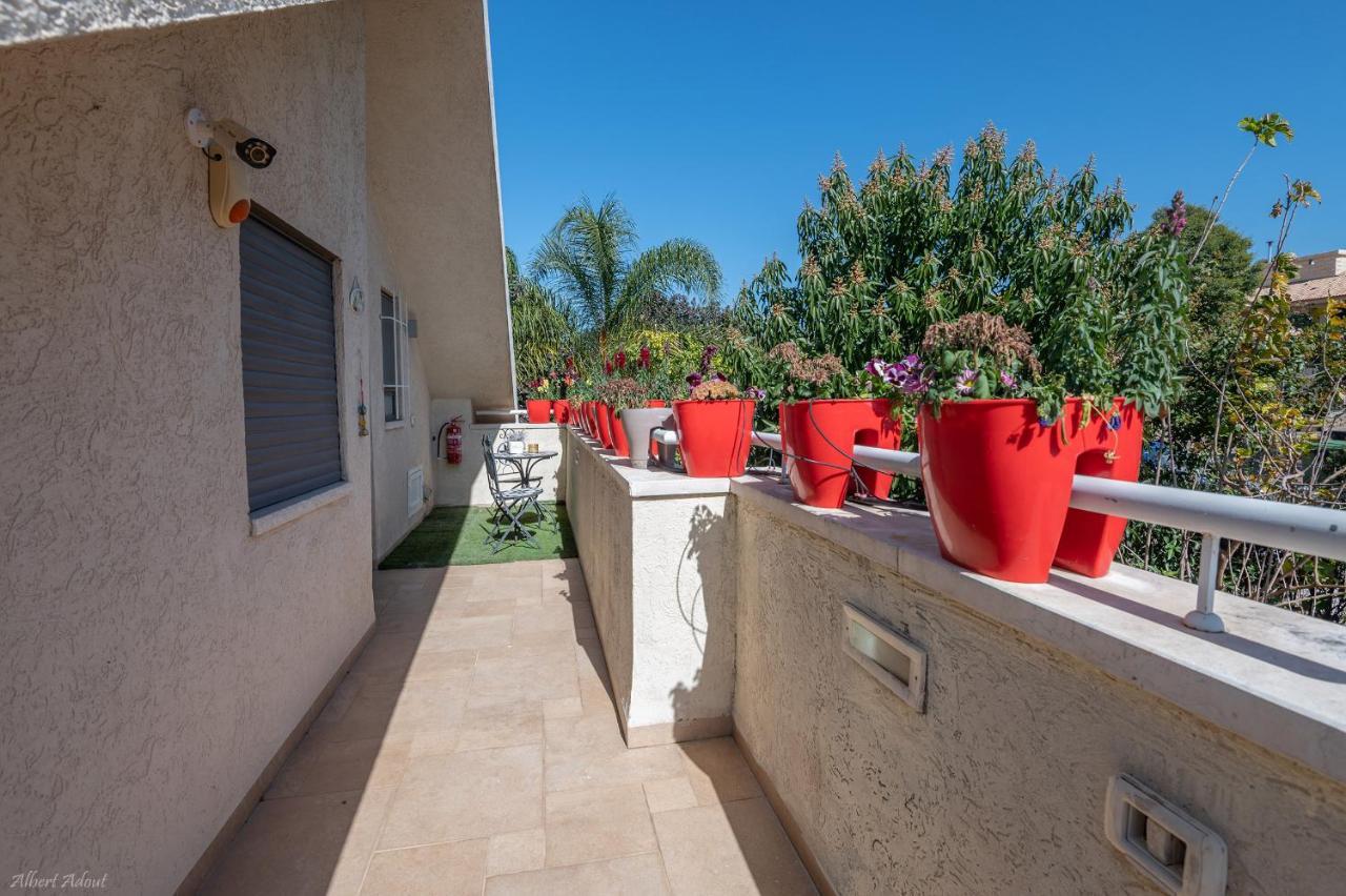 Vila Ahavtia - לזוגות ומשפחות CChad Nes Exteriér fotografie