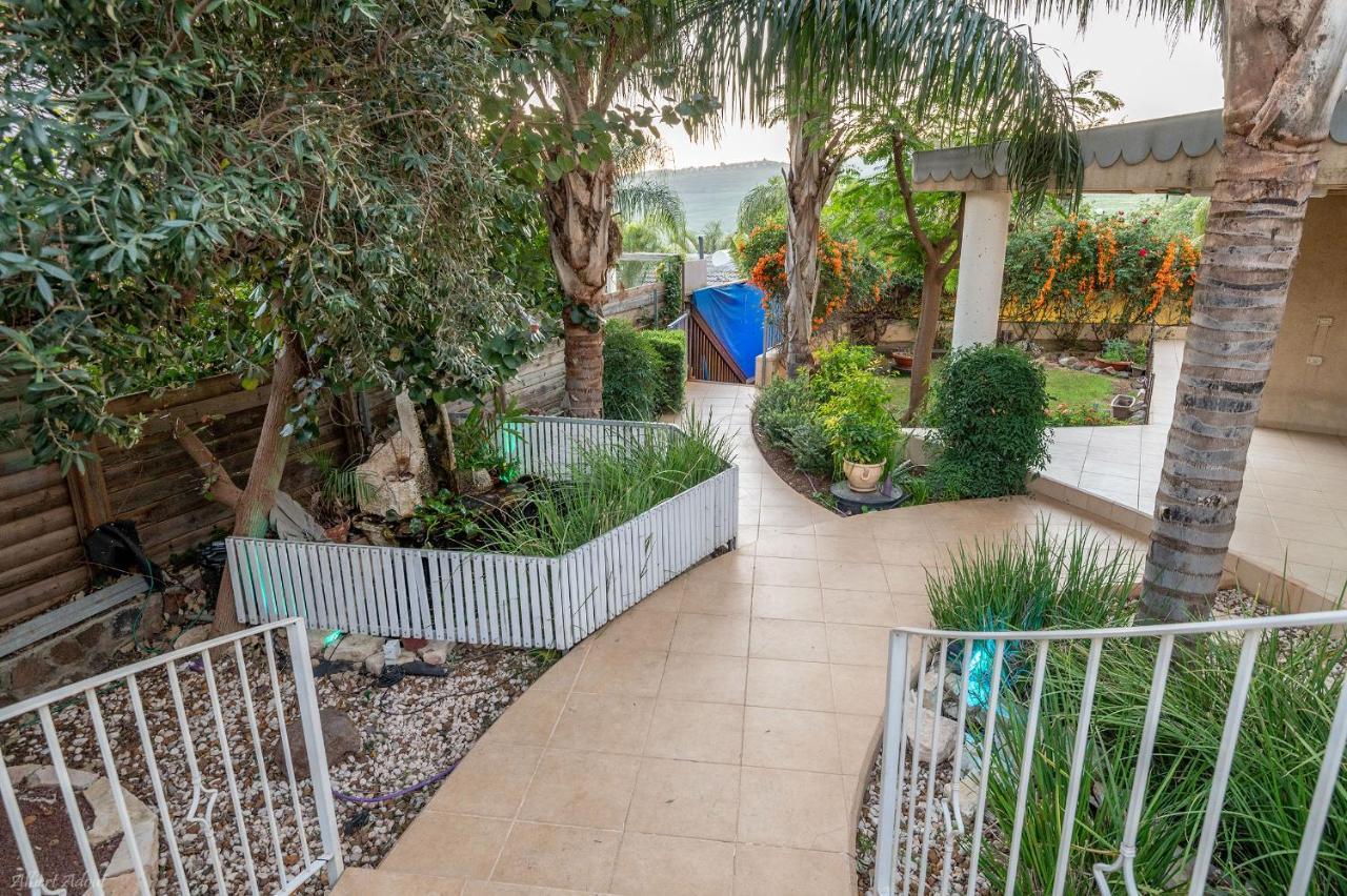 Vila Ahavtia - לזוגות ומשפחות CChad Nes Exteriér fotografie