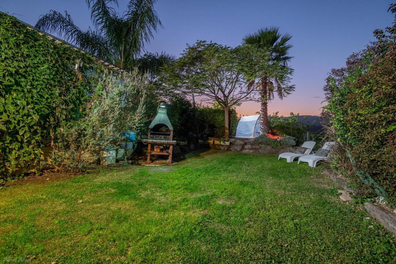 Vila Ahavtia - לזוגות ומשפחות CChad Nes Exteriér fotografie